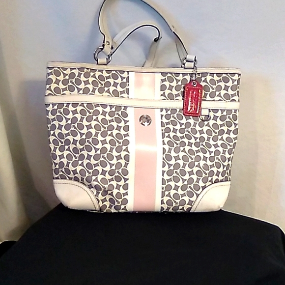 Coach Handbags - HOST PICK! VTG Coach leather bag in gray/pink/cream with cherry red lining